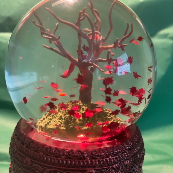 New in Box All Too Well Snow Globe Snowglobe Taylor Swift ATWTMV Ten Minute - Picture 4 of 8